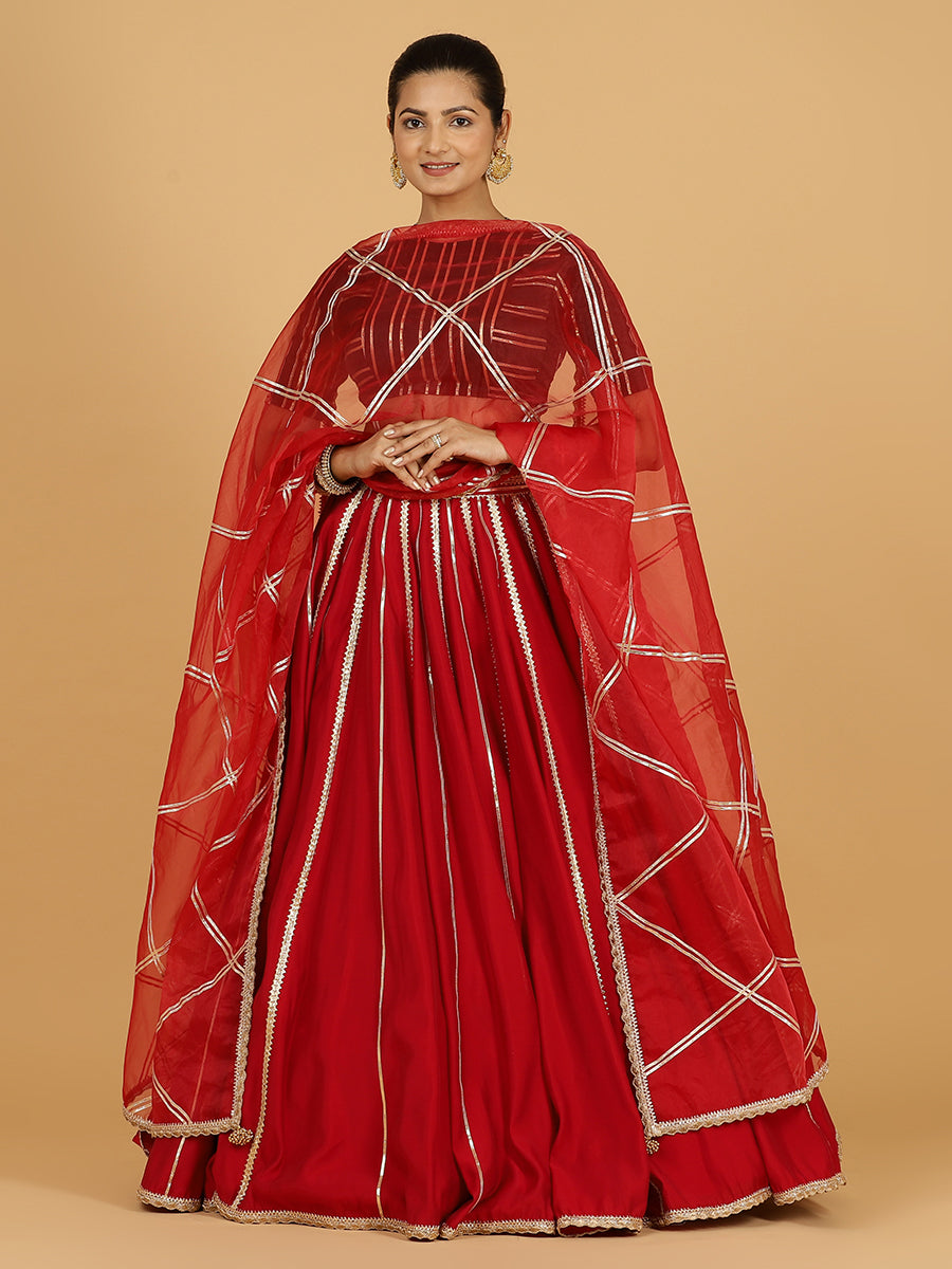 Leela x Tyohaar Dupatta, in Gold Viscose, made for party & festive (view 4).