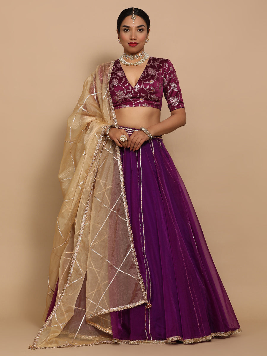 Sunheri x Tyohaar Dupatta, in Gold Viscose, made for party & festive (view 5).