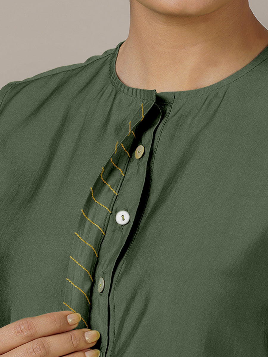 Adah x Rozaana Kurta, in Green Viscose, featuring sleeveless and jewel neckline, made for daily & work (view 4).
