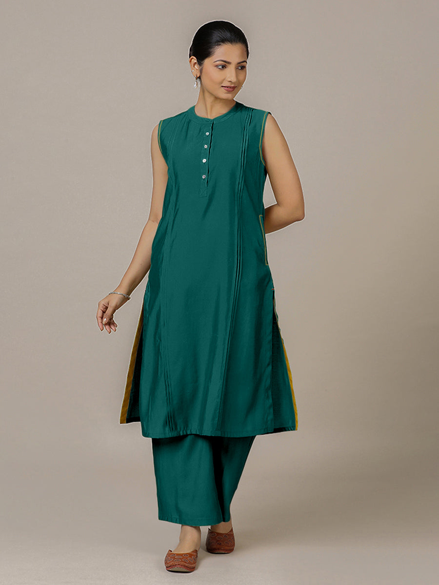 Alina x Rozaana Kurta, in Green Viscose, featuring sleeveless and flat collar neckline, made for daily & work (view 6).
