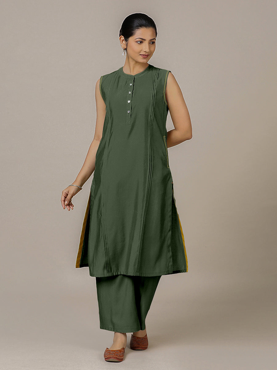 Alina x Rozaana Kurta, in Green Viscose, featuring sleeveless and flat collar neckline, made for daily & work (view 6).