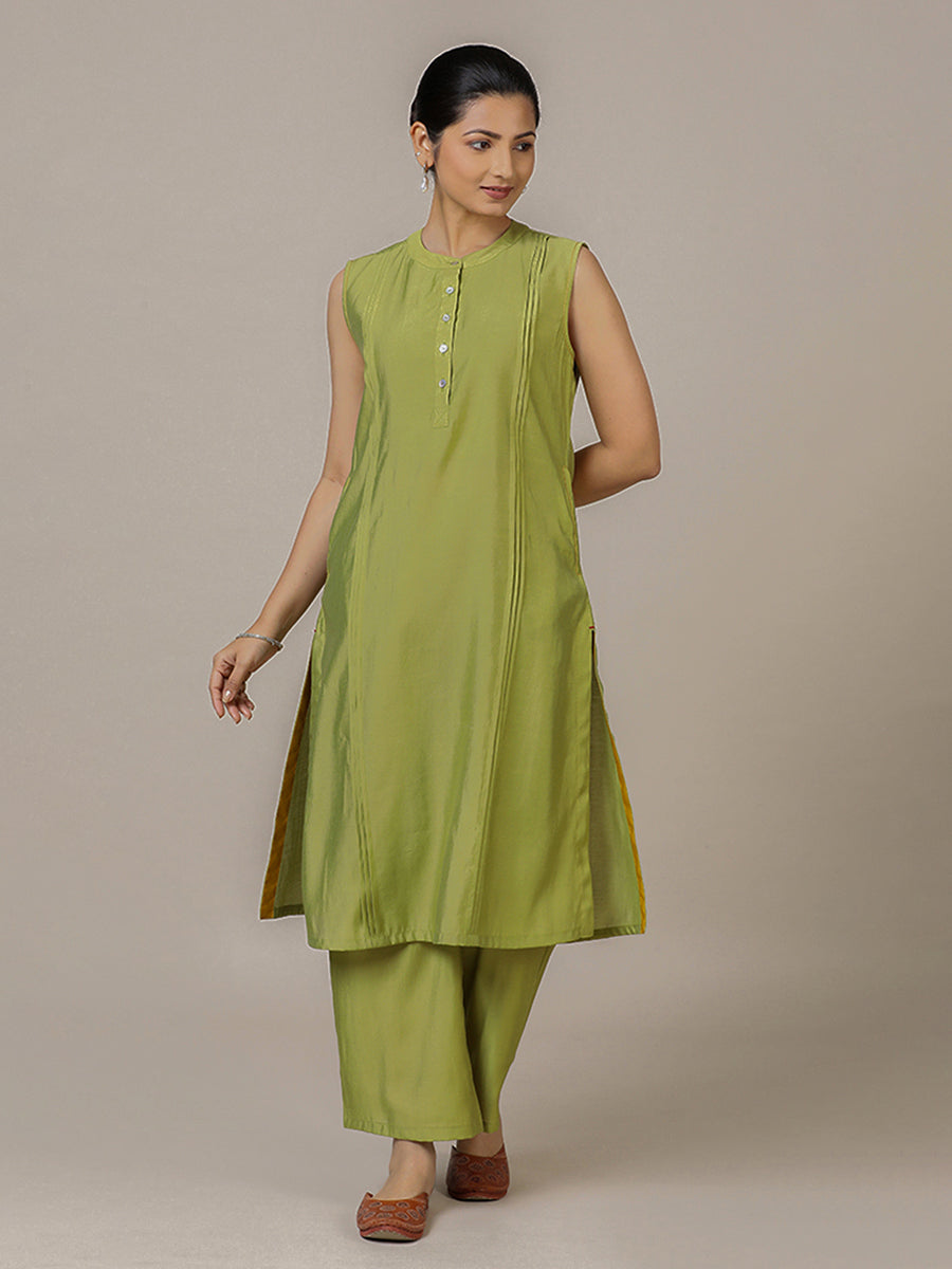 Alina x Rozaana Kurta, in Green Viscose, featuring sleeveless and flat collar neckline, made for daily & work (view 6).