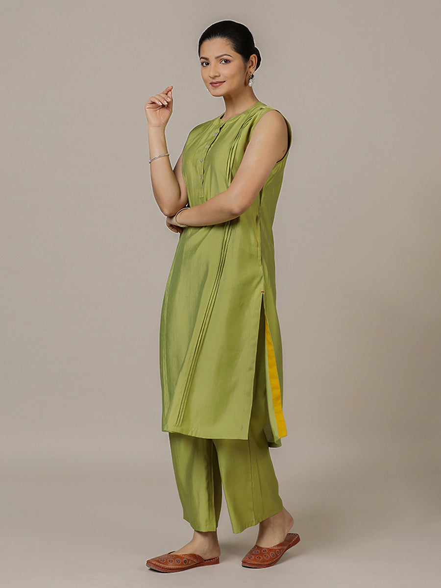 Alina x Rozaana Kurta, in Green Viscose, featuring sleeveless and flat collar neckline, made for daily & work (view 7).