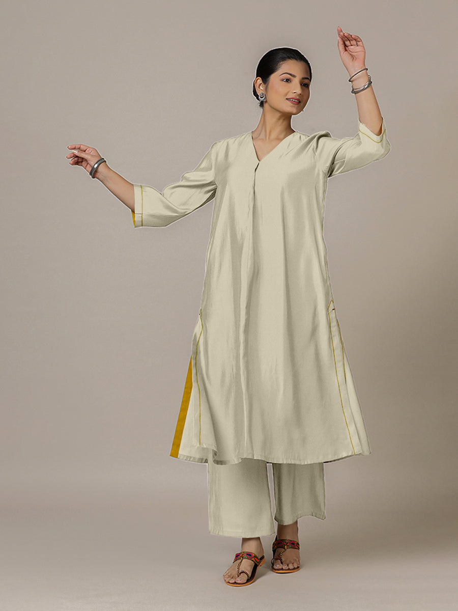 Alisha x Rozaana Kurta, in Cream Viscose, featuring three quarter sleeves and v-neckline, made for daily & work (view 6).