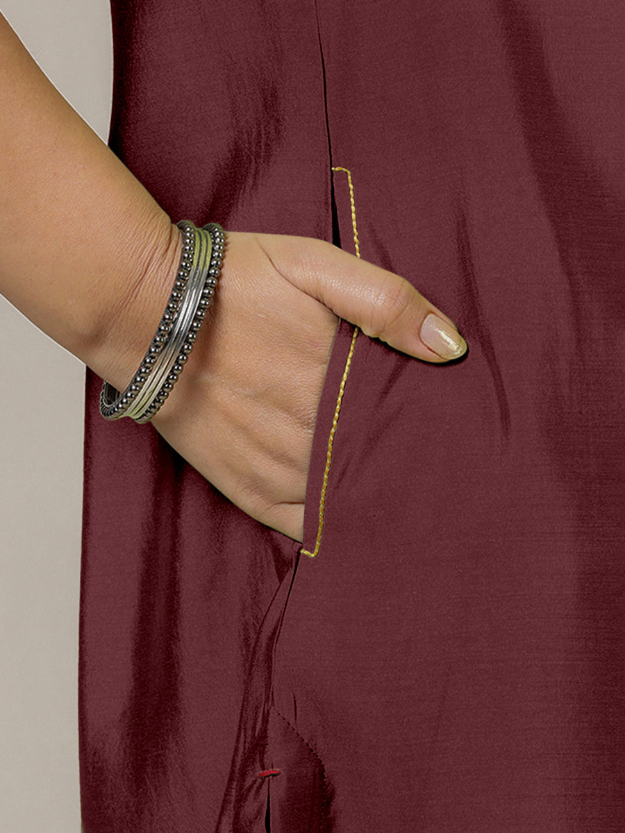 Amal x Rozaana Kurta, in Maroon Viscose, featuring three quarter sleeves and overlap v-neckline, made for daily & work (view 4).