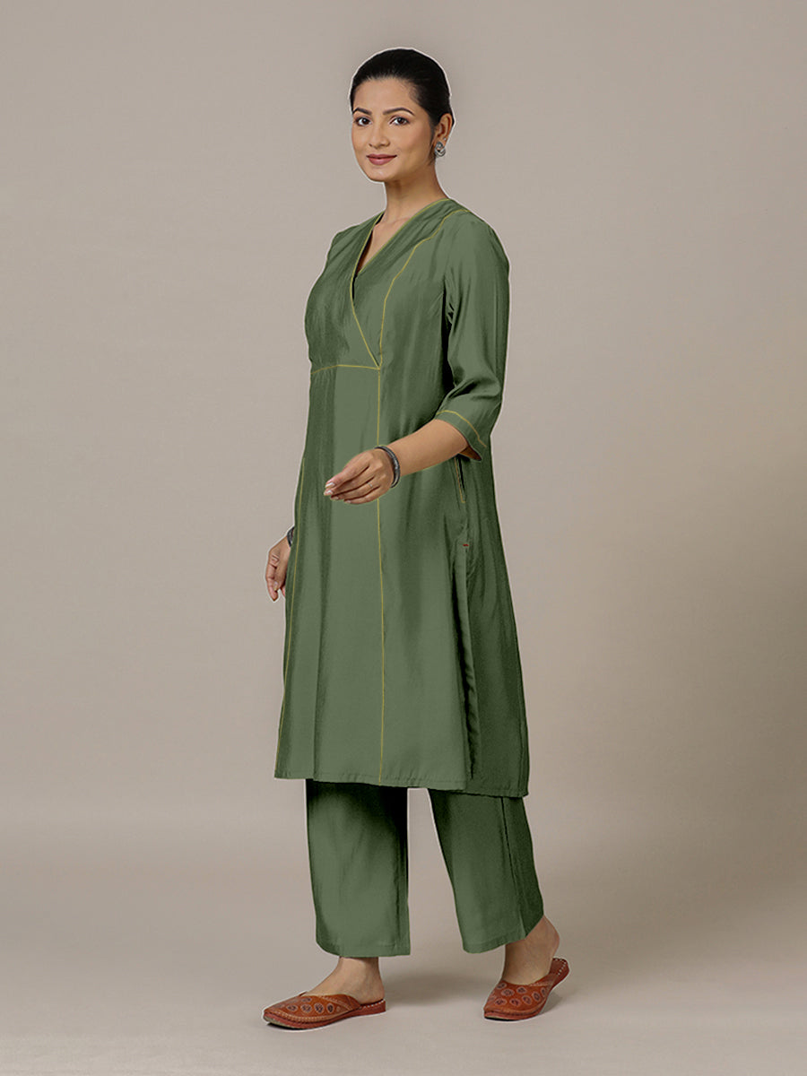 Amal x Rozaana Kurta, in Green Viscose, featuring three quarter sleeves and overlap v-neckline, made for daily & work (view 7).