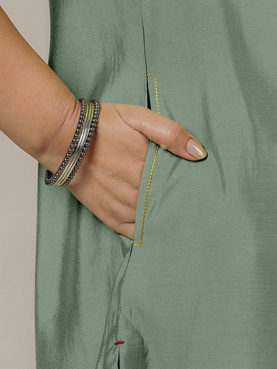 Amal x Rozaana Kurta, in Green Viscose, featuring three quarter sleeves and overlap v-neckline, made for daily & work (view 4).