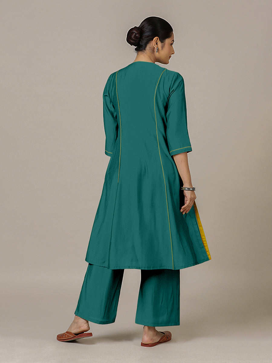Amal x Rozaana Kurta, in Green Viscose, featuring three quarter sleeves and overlap v-neckline, made for daily & work (view 2).