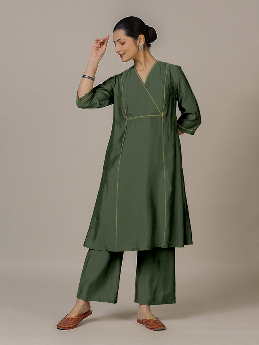 Amal x Rozaana Kurta, in Green Viscose, featuring three quarter sleeves and overlap v-neckline, made for daily & work (view 6).