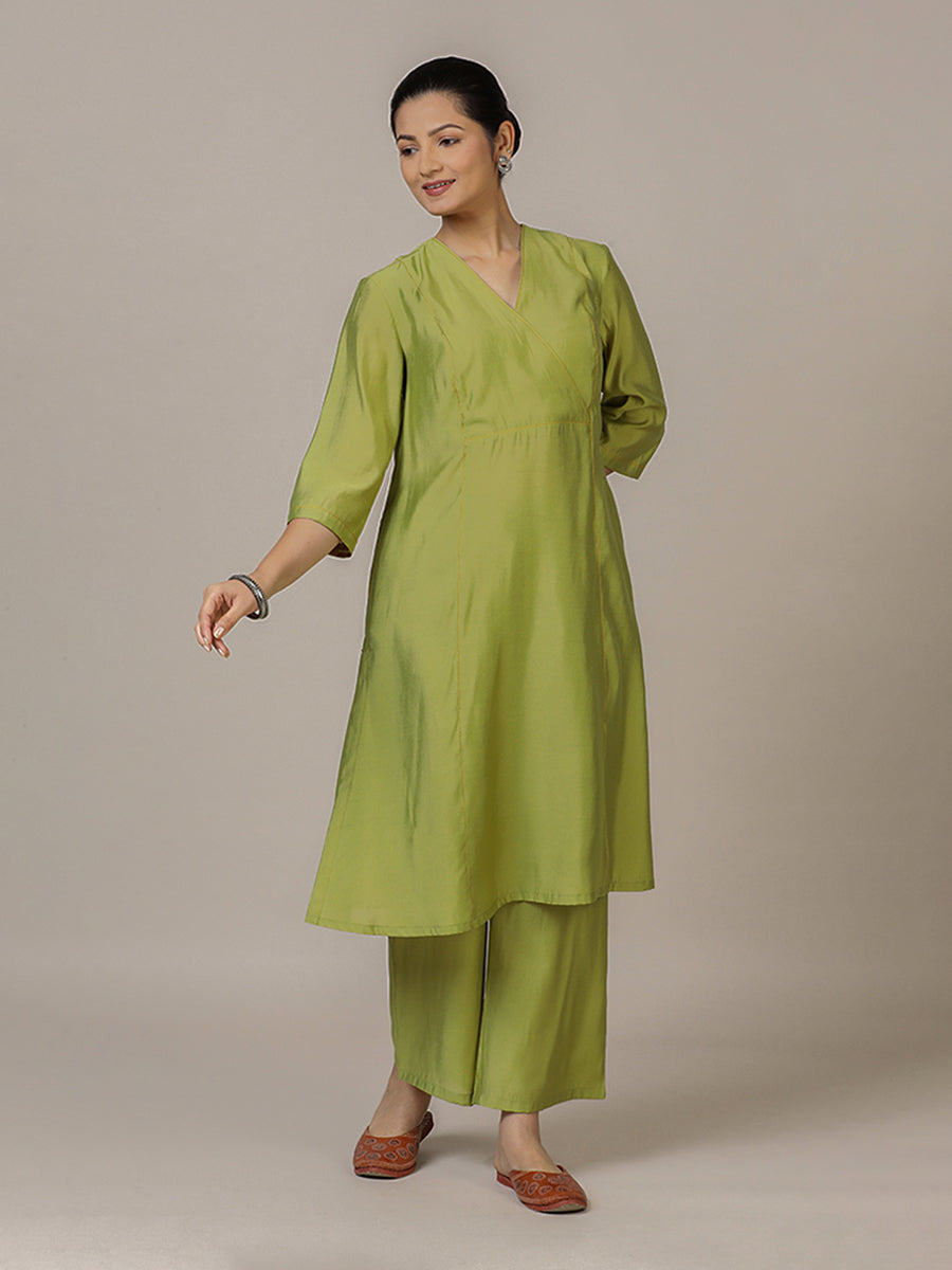Amal x Rozaana Kurta, in Green Viscose, featuring three quarter sleeves and overlap v-neckline, made for daily & work (view 5).