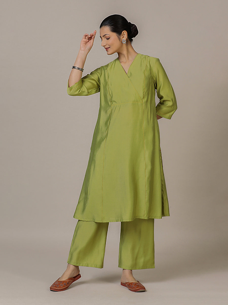Amal x Rozaana Kurta, in Green Viscose, featuring three quarter sleeves and overlap v-neckline, made for daily & work (view 7).