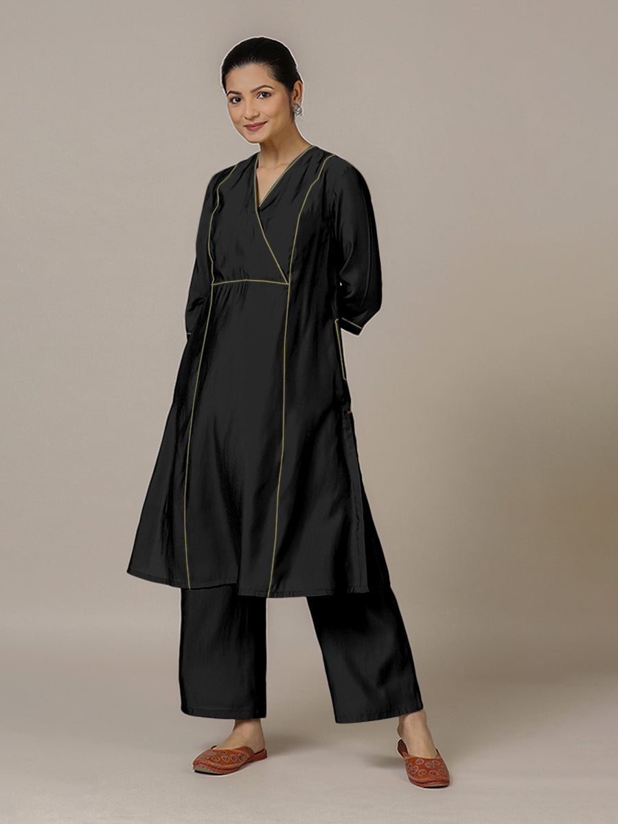 Amal x Rozaana Kurta, in Black Viscose, featuring three quarter sleeves and overlap v-neckline, made for daily & work (view 5).