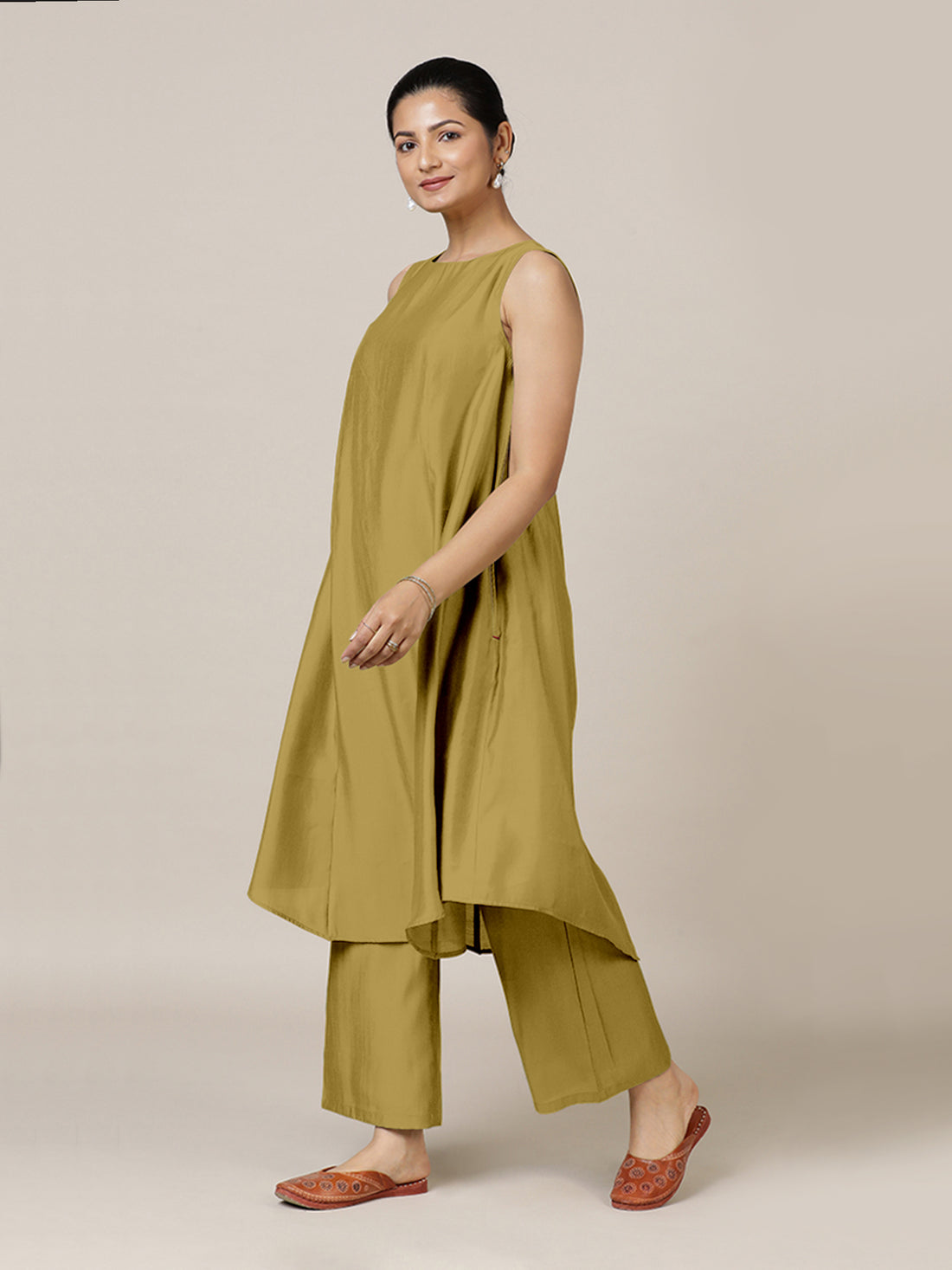Anoki x Rozaana Kurta, in Yellow Viscose, featuring sleeveless and boat neckline, made for daily & work (view 7).