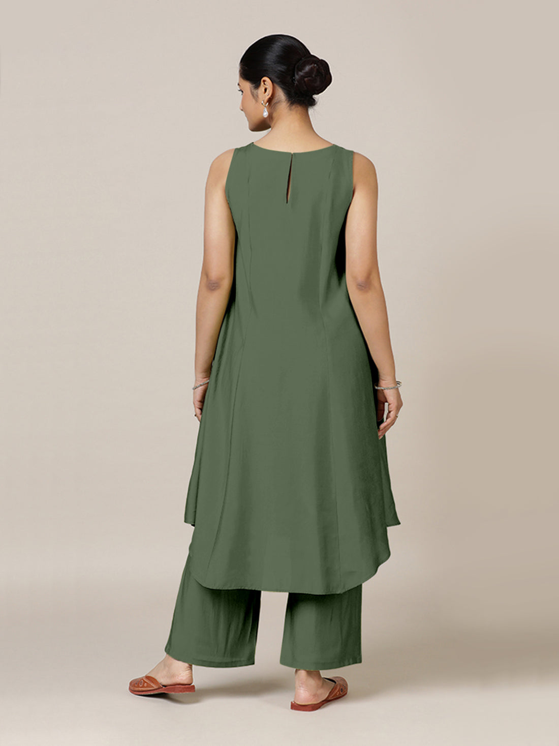 Anoki x Rozaana Kurta, in Green Viscose, featuring sleeveless and boat neckline, made for daily & work (view 2).