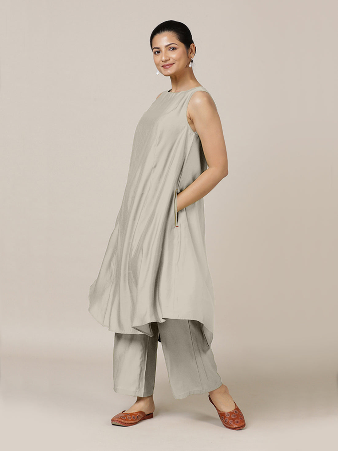 Anoki x Rozaana Kurta, in Grey Viscose, featuring sleeveless and boat neckline, made for daily & work (view 4).