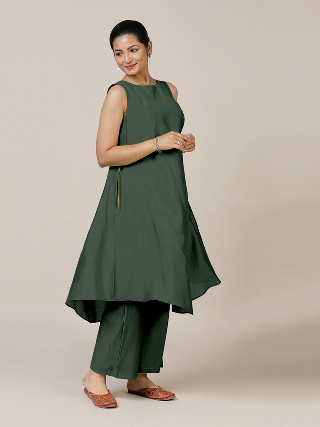 Anoki x Rozaana Kurta, in Green Viscose, featuring sleeveless and boat neckline, made for daily & work (view 6).