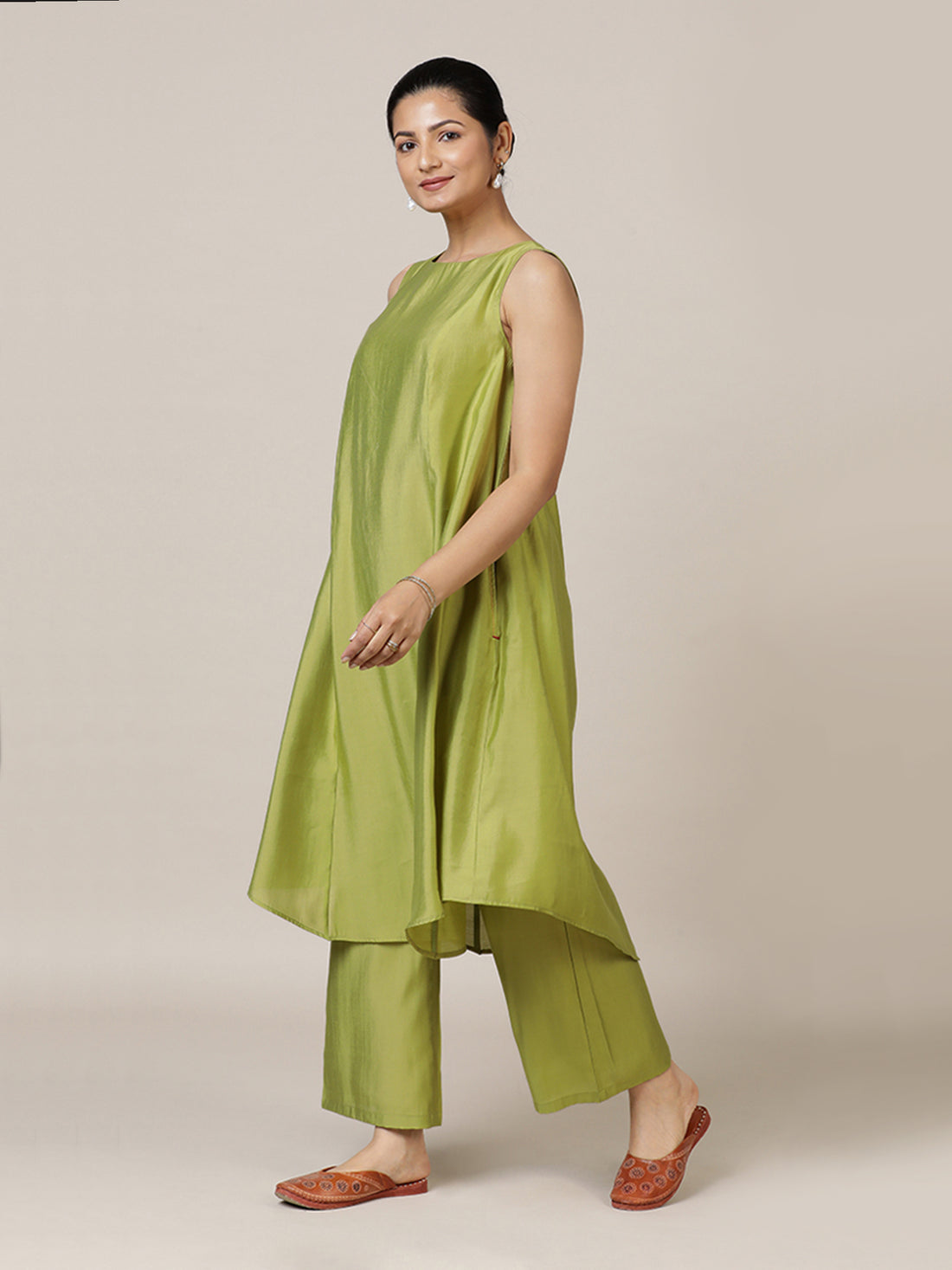 Anoki x Rozaana Kurta, in Green Viscose, featuring sleeveless and boat neckline, made for daily & work (view 7).