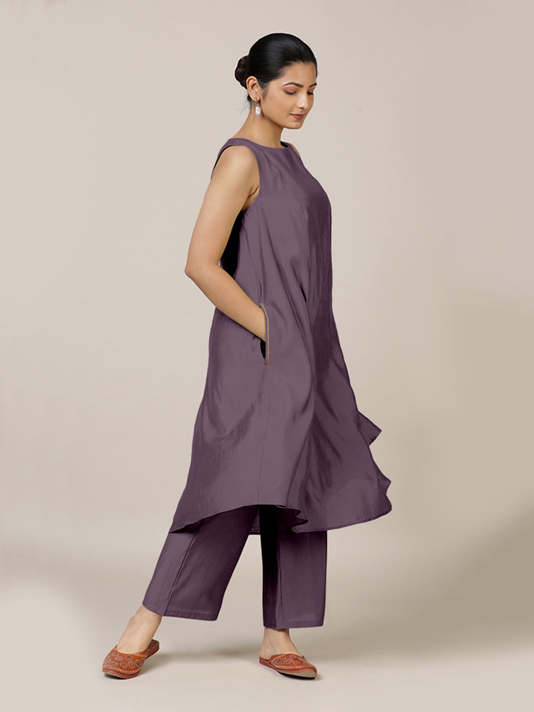Anoki x Rozaana Kurta, in Purple Viscose, featuring sleeveless and boat neckline, made for daily & work (view 4).