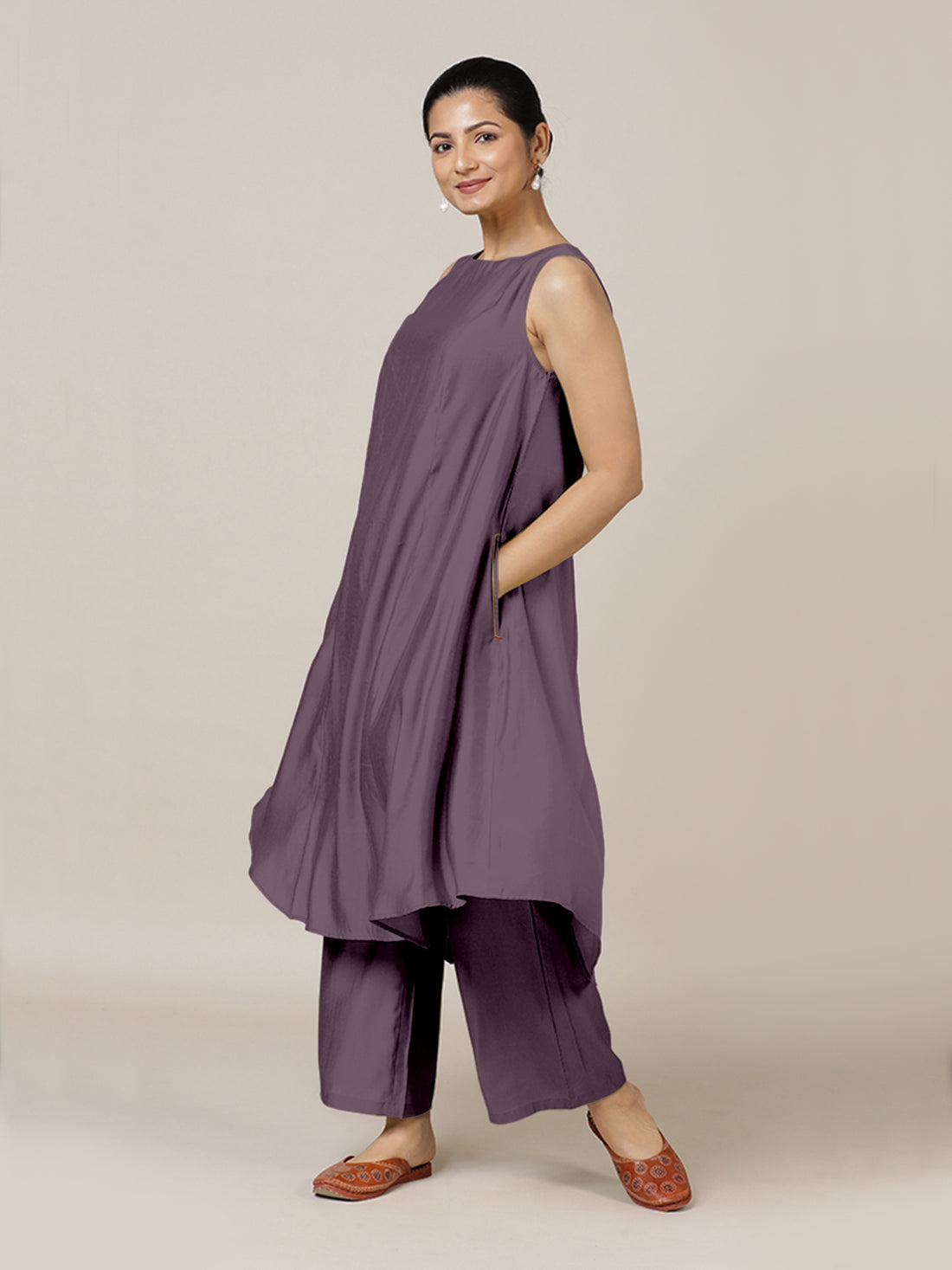 Anoki x Rozaana Kurta, in Purple Viscose, featuring sleeveless and boat neckline, made for daily & work (view 5).