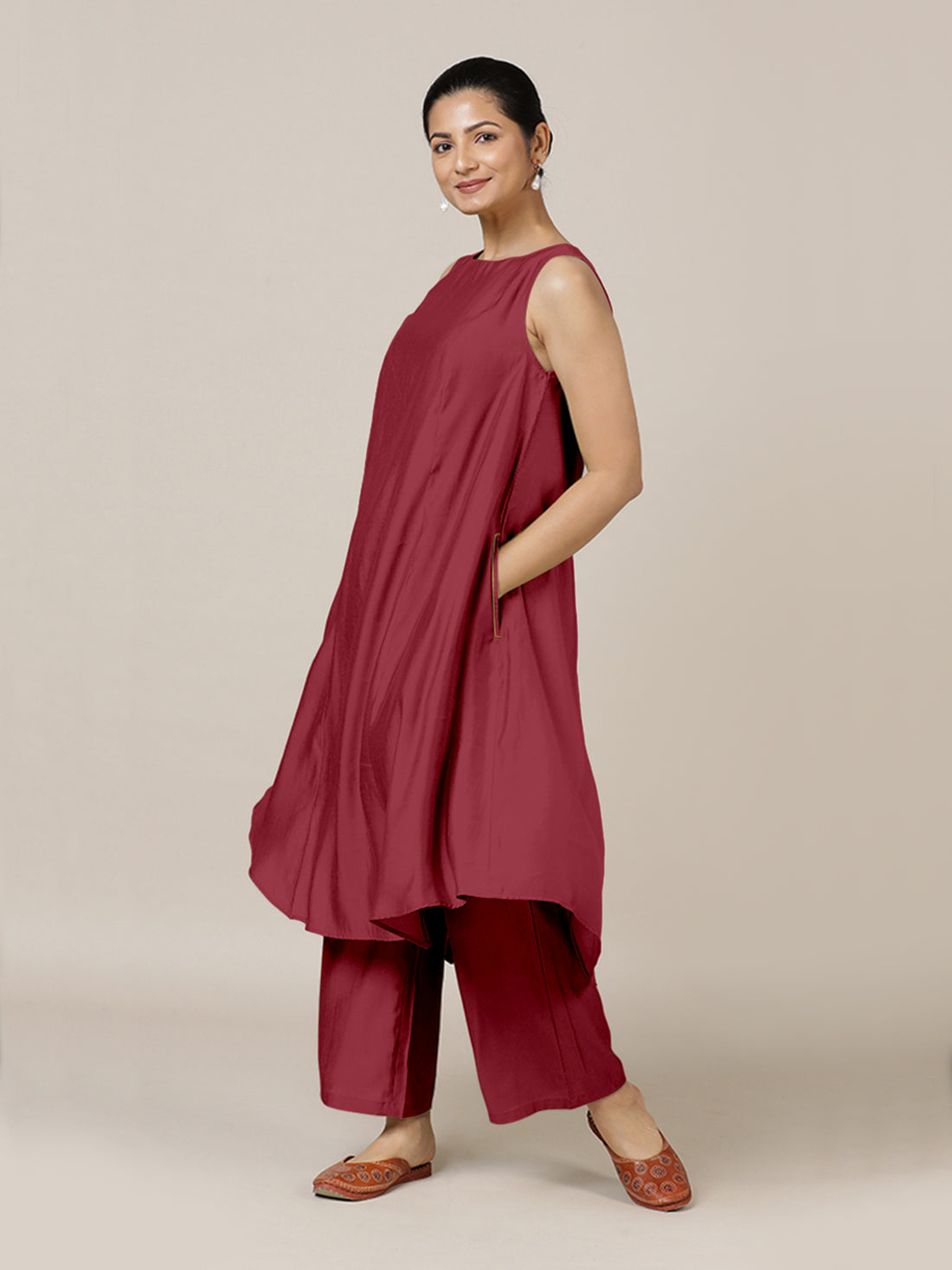 Anoki x Rozaana Kurta, in Red Viscose, featuring sleeveless and boat neckline, made for daily & work (view 4).