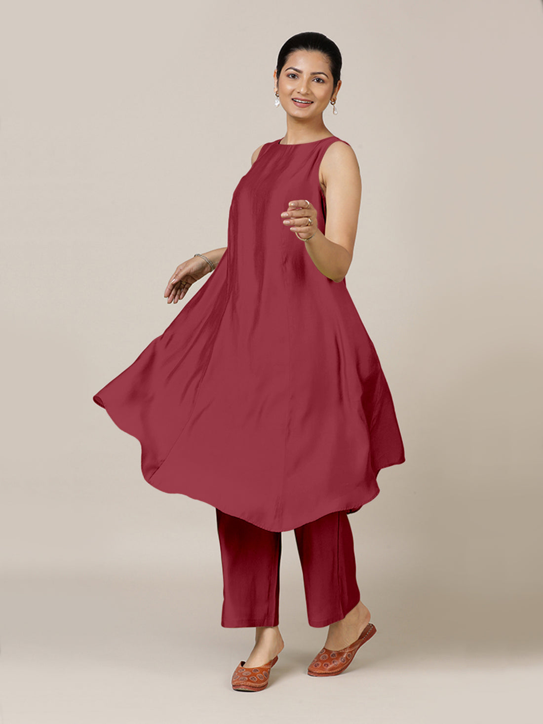 Anoki x Rozaana Kurta, in Red Viscose, featuring sleeveless and boat neckline, made for daily & work (view 5).