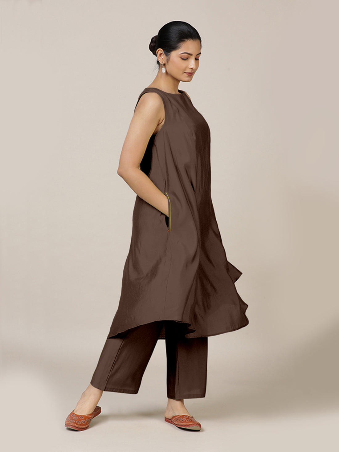Anoki x Rozaana Kurta, in Brown Viscose, featuring sleeveless and boat neckline, made for daily & work (view 4).