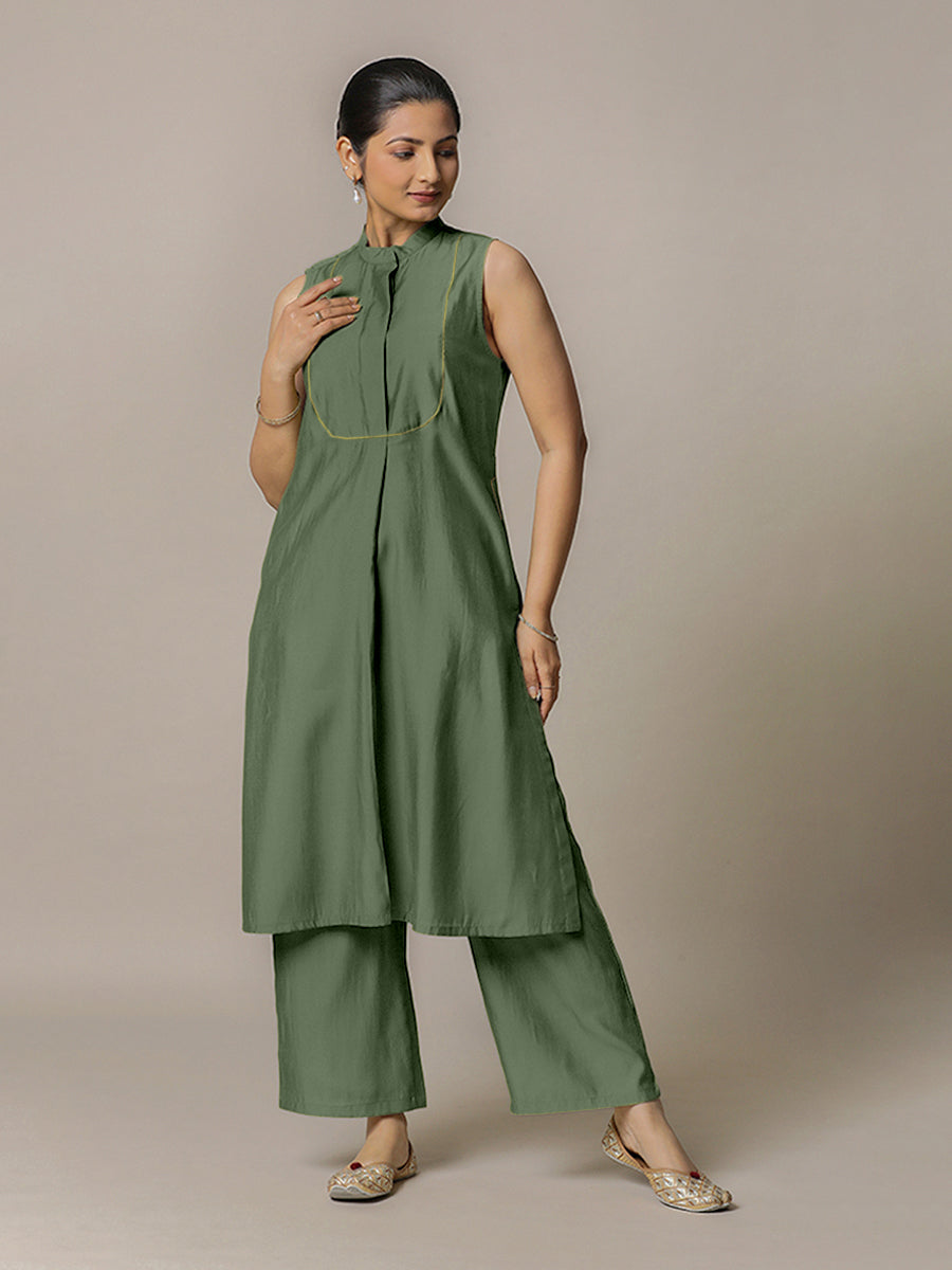 Eira x Rozaana Kurta, in Green Viscose, featuring sleeveless and band collar neckline, made for daily & work (view 6).
