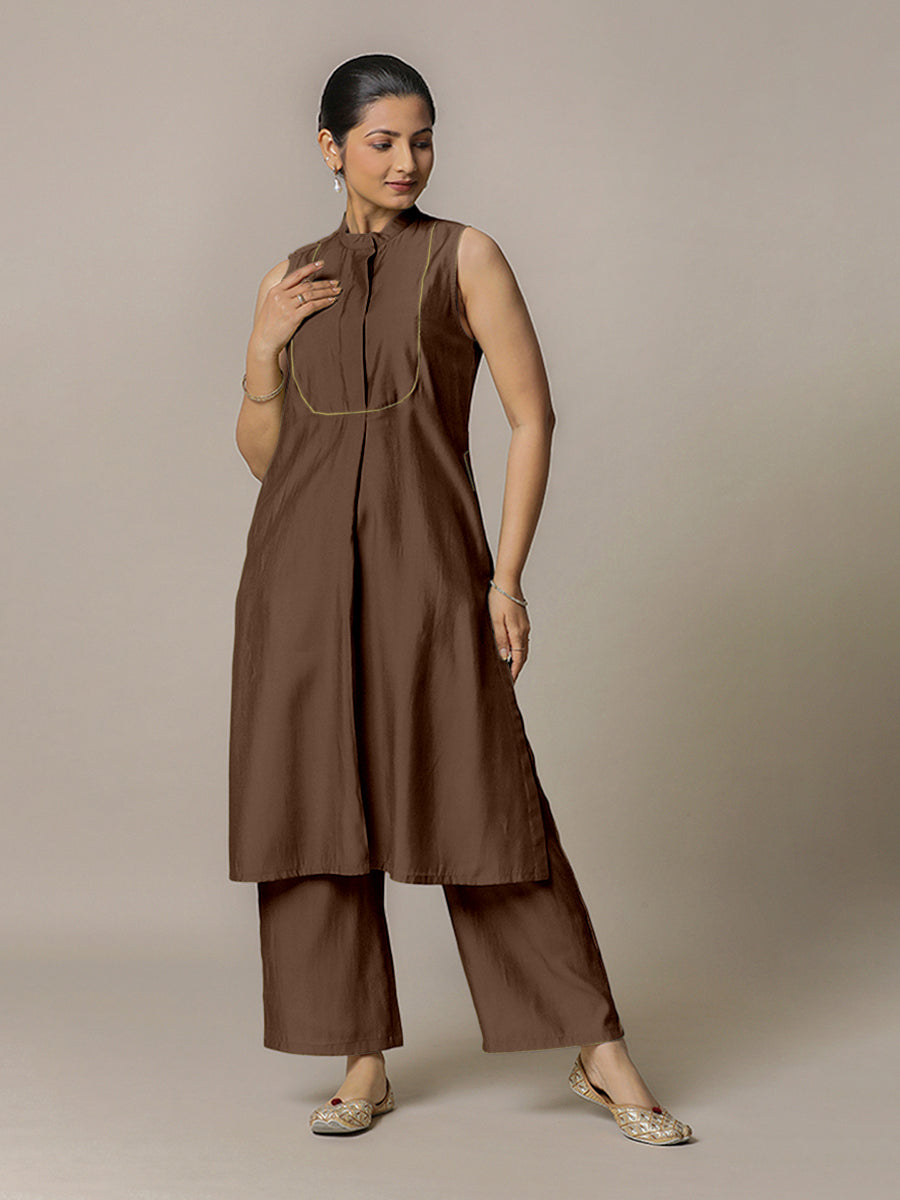 Eira x Rozaana Kurta, in Brown Viscose, featuring sleeveless and band collar neckline, made for daily & work (view 6).