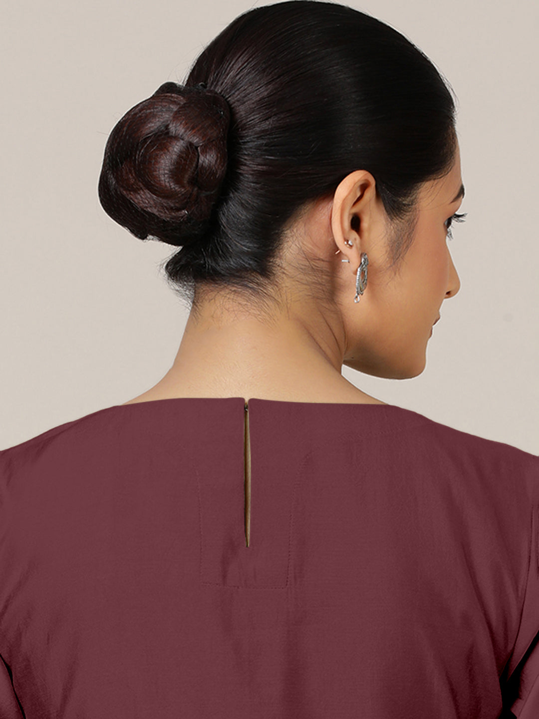 Esha x Rozaana Kurta, in Maroon Viscose, featuring elbow sleeves and round neck with splitline, made for daily & work (view 5).