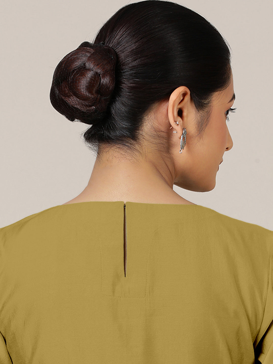 Esha x Rozaana Kurta, in Yellow Viscose, featuring elbow sleeves and round neck with splitline, made for daily & work (view 5).