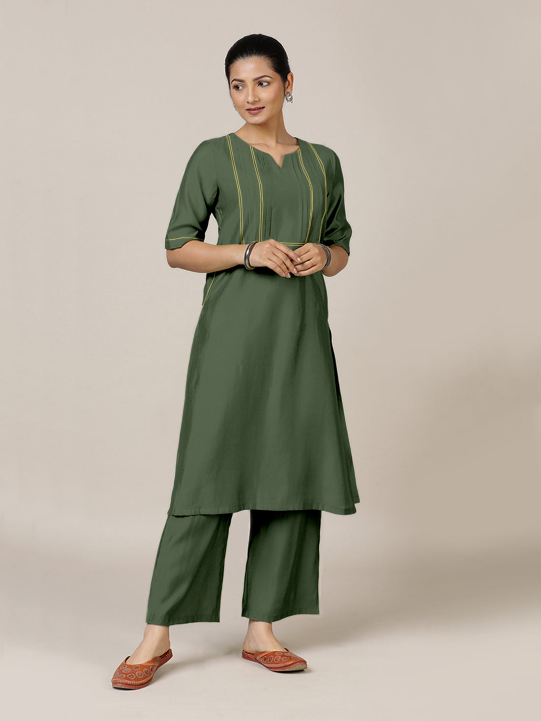 Esha x Rozaana Kurta, in Green Viscose, featuring elbow sleeves and round neck with splitline, made for daily & work (view 7).