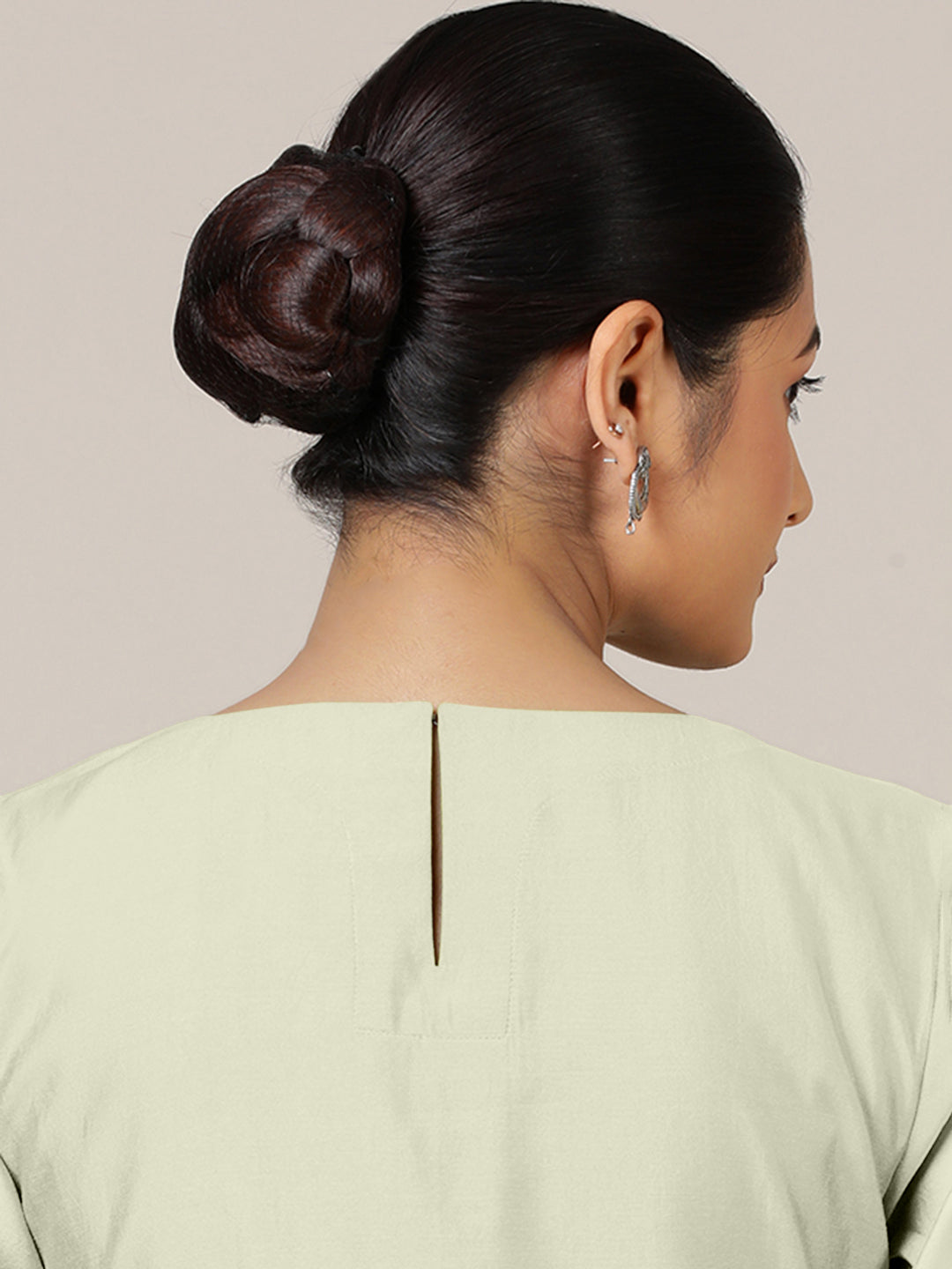 Esha x Rozaana Kurta, in Cream Viscose, featuring elbow sleeves and round neck with splitline, made for daily & work (view 5).