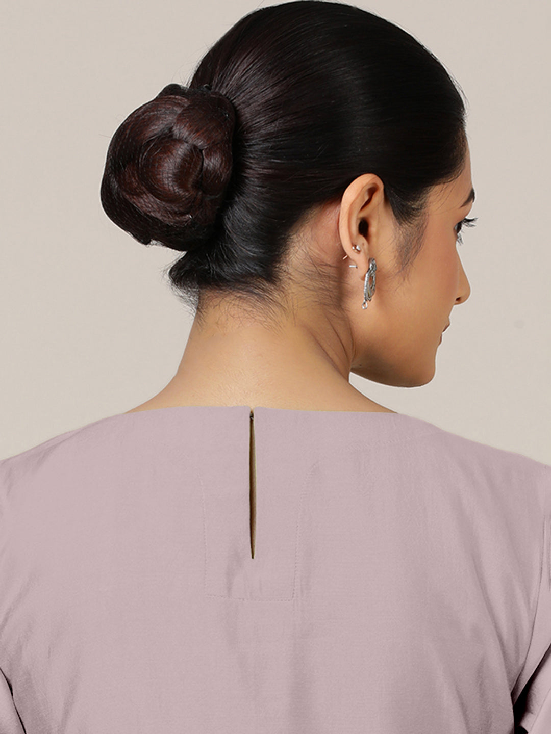 Esha x Rozaana Kurta, in Purple Viscose, featuring elbow sleeves and round neck with splitline, made for daily & work (view 5).