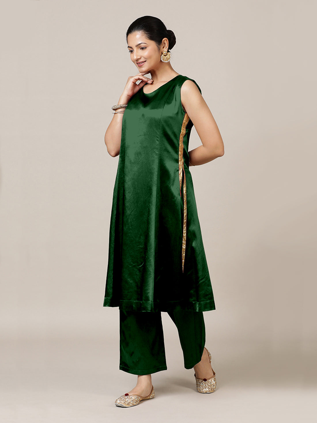 Gulnaaz x Tyohaar Kurta, in Green Vegan Silk, featuring sleeveless and round neckline, made for party & festive (view 7).