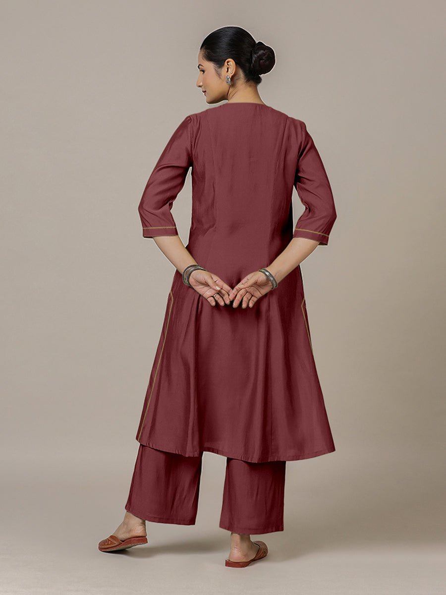 Mahek x Rozaana Kurta, in Maroon Viscose, featuring three quarter sleeves and v-neckline, made for daily & work (view 2).