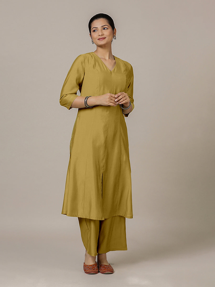 Mahek x Rozaana Kurta, in Yellow Viscose, featuring three quarter sleeves and v-neckline, made for daily & work (view 5).