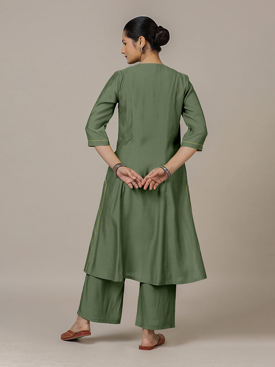 Mahek x Rozaana Kurta, in Green Viscose, featuring three quarter sleeves and v-neckline, made for daily & work (view 2).
