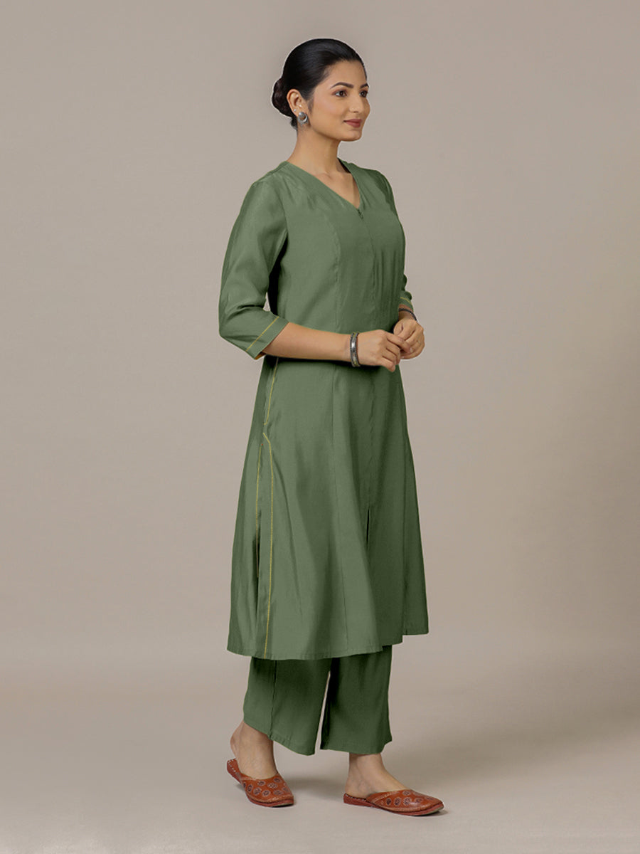 Mahek x Rozaana Kurta, in Green Viscose, featuring three quarter sleeves and v-neckline, made for daily & work (view 7).