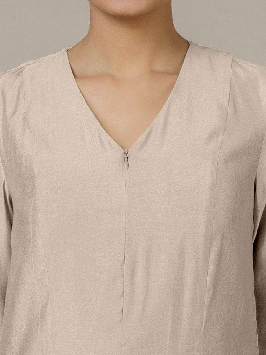Mahek x Rozaana Kurta, in Grey Viscose, featuring three quarter sleeves and v-neckline, made for daily & work (view 3).