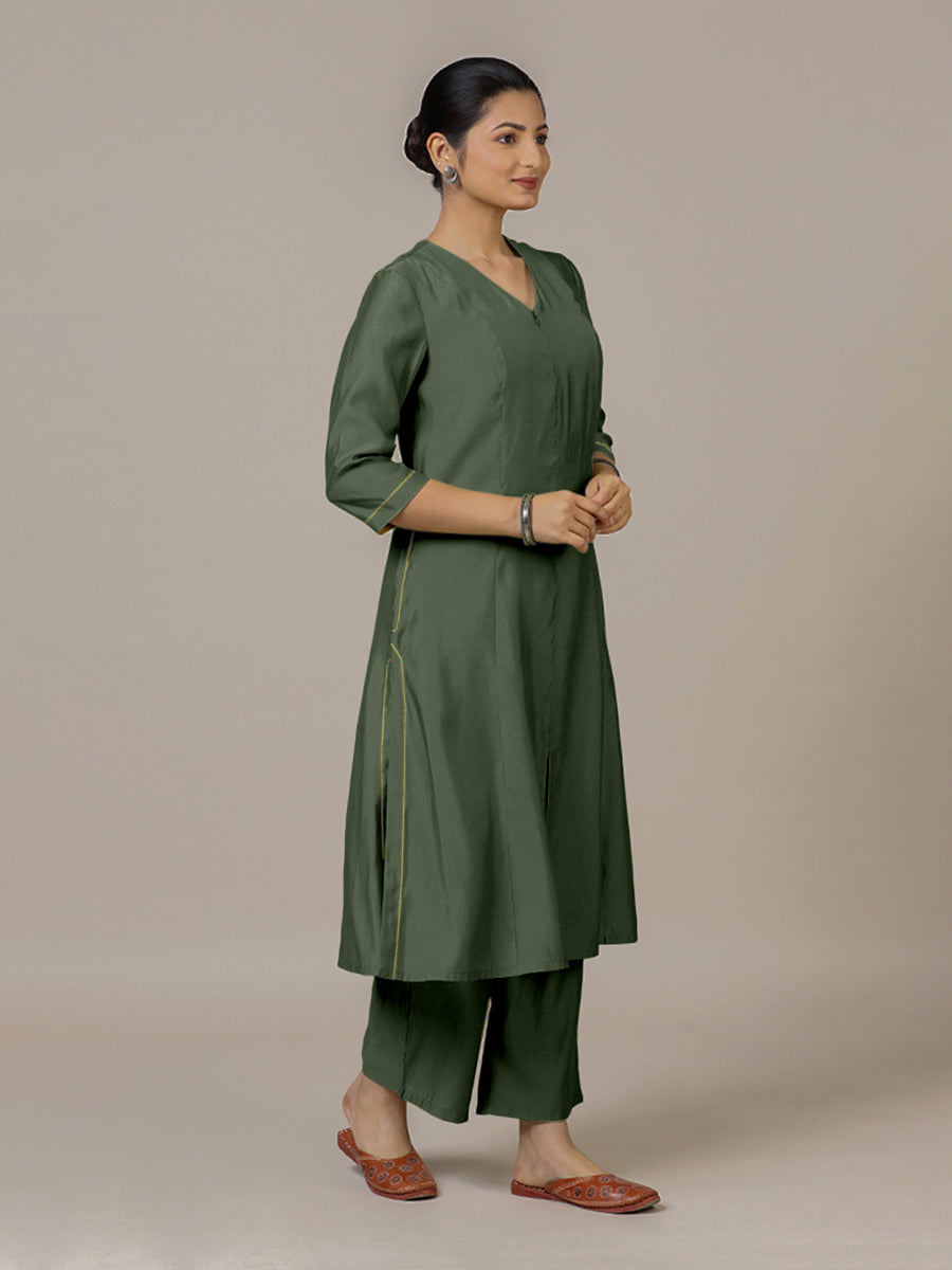 Mahek x Rozaana Kurta, in Green Viscose, featuring three quarter sleeves and v-neckline, made for daily & work (view 7).