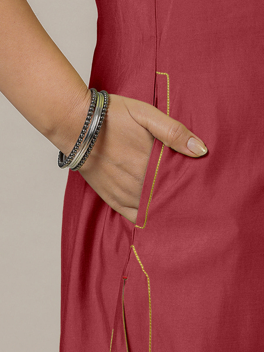 Mahek x Rozaana Kurta, in Red Viscose, featuring three quarter sleeves and v-neckline, made for daily & work (view 4).