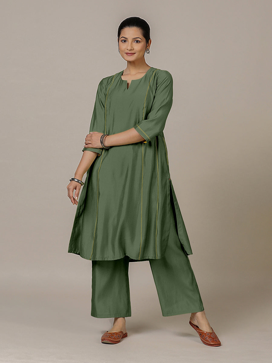 Mahi x Rozaana Kurta, in Green Viscose, featuring three quarter sleeves and round neck with splitline, made for daily & work.