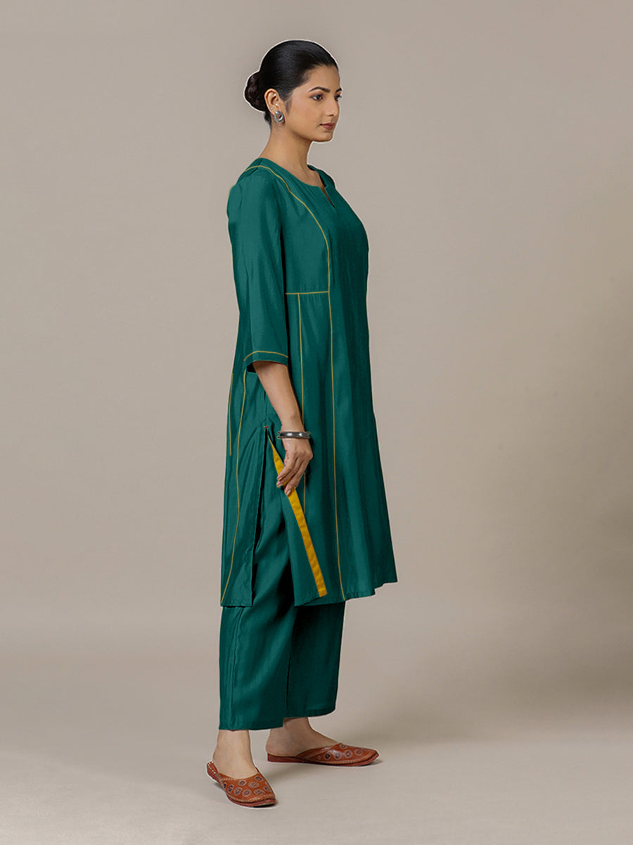 Mahi x Rozaana Kurta, in Green Viscose, featuring three quarter sleeves and round neck with splitline, made for daily & work.