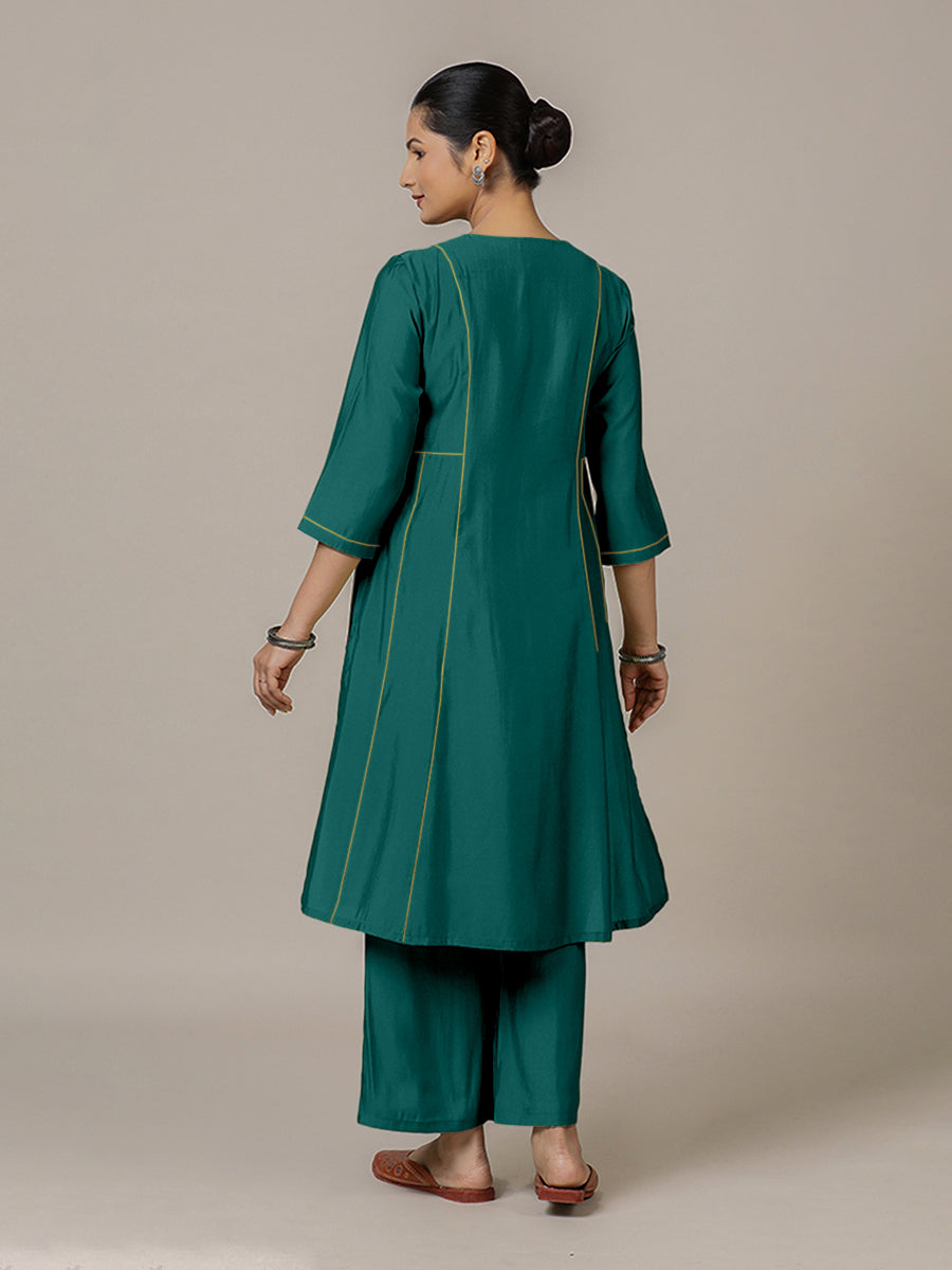 Mahi x Rozaana Kurta, in Green Viscose, featuring three quarter sleeves and round neck with splitline, made for daily & work.