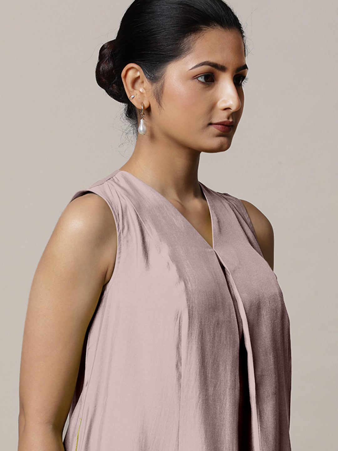 Mirha x Rozaana Kurta, in Purple Viscose, featuring sleeveless and v-neckline, made for daily & work (view 4).
