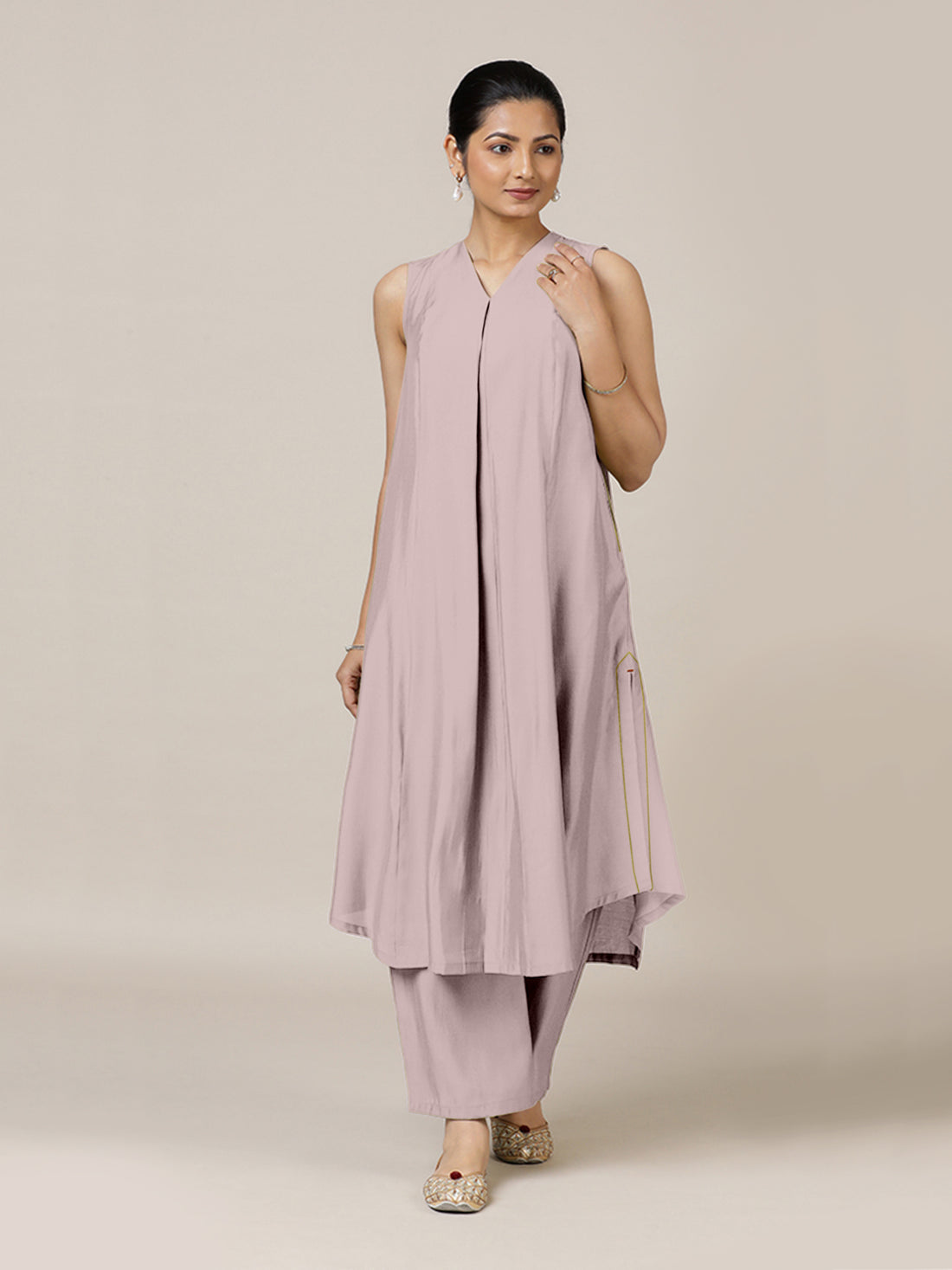 Mirha x Rozaana Kurta, in Purple Viscose, featuring sleeveless and v-neckline, made for daily & work (view 5).