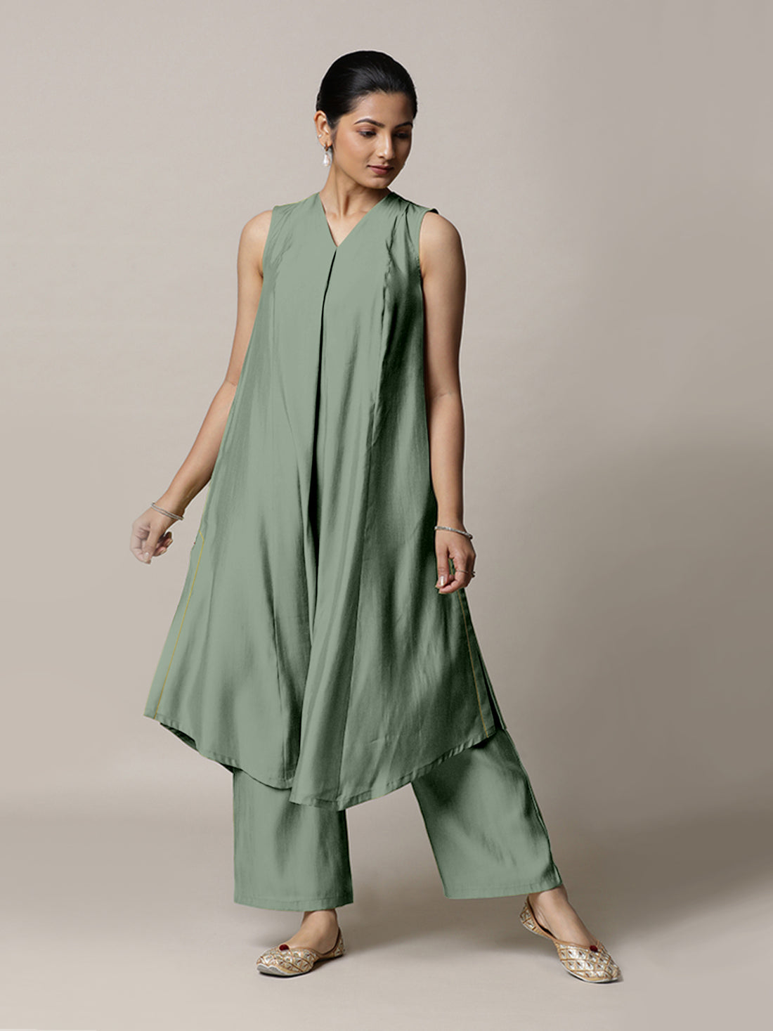 Mirha x Rozaana Kurta, in Green Viscose, featuring sleeveless and v-neckline, made for daily & work.