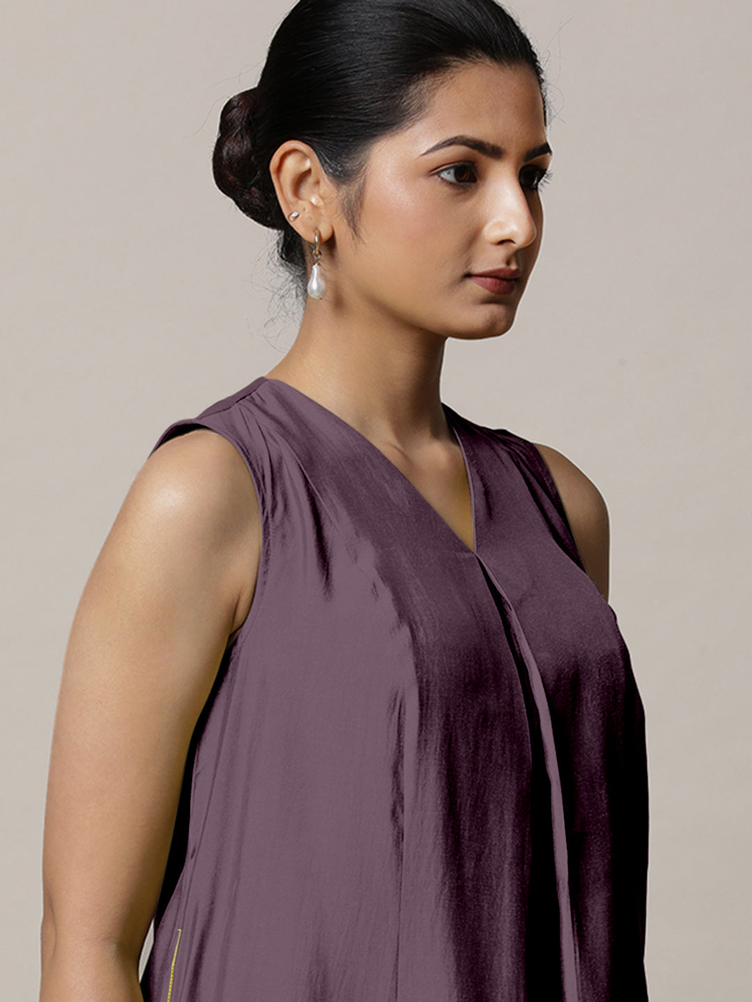 Mirha x Rozaana Kurta, in Purple Viscose, featuring sleeveless and v-neckline, made for daily & work (view 4).