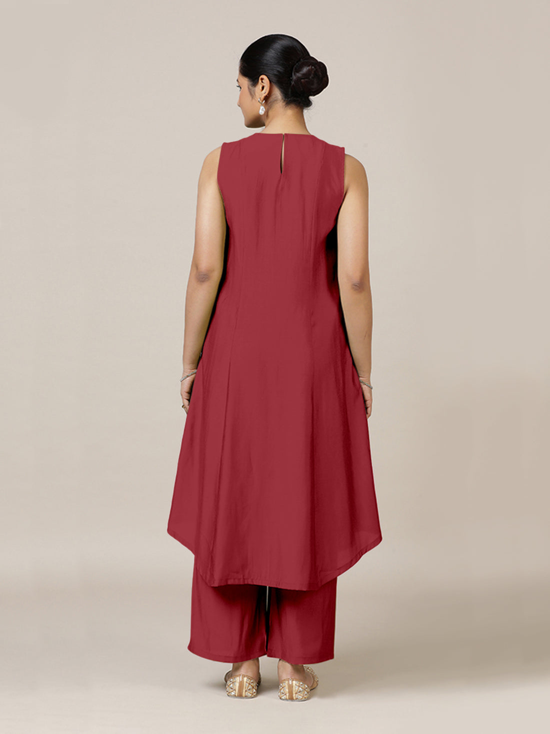 Mirha x Rozaana Kurta, in Red Viscose, featuring sleeveless and v-neckline, made for daily & work (view 2).