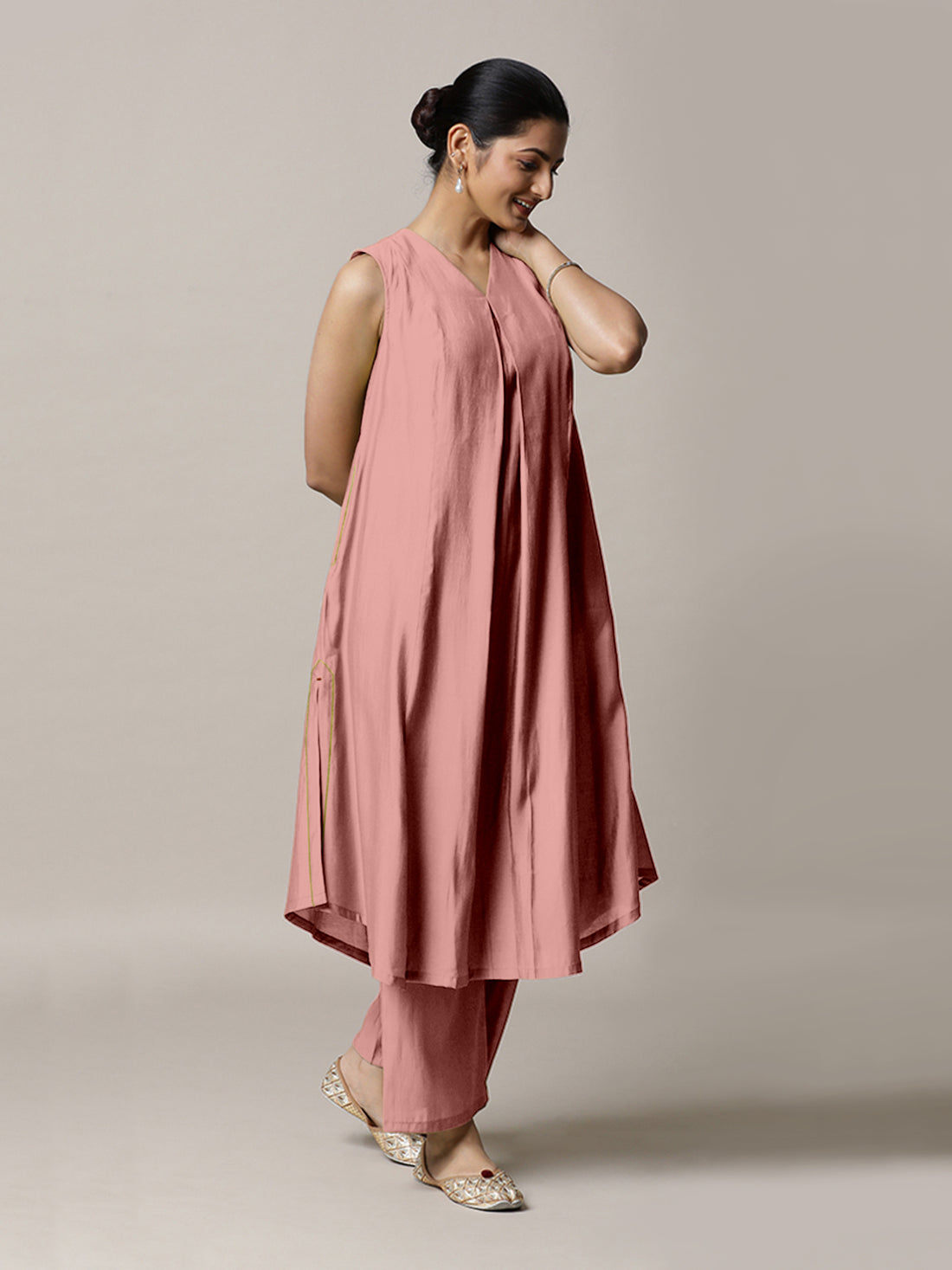 Mirha x Rozaana Kurta, in Pink Viscose, featuring sleeveless and v-neckline, made for daily & work (view 7).